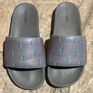 Old Navy Gray Slides with Lightning Pattern size 1/2